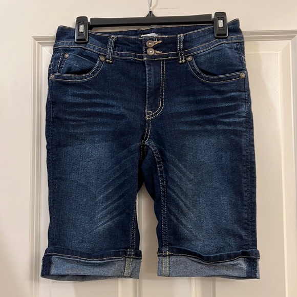 Venus ladies Jean shorts - Picture 1 of 6
